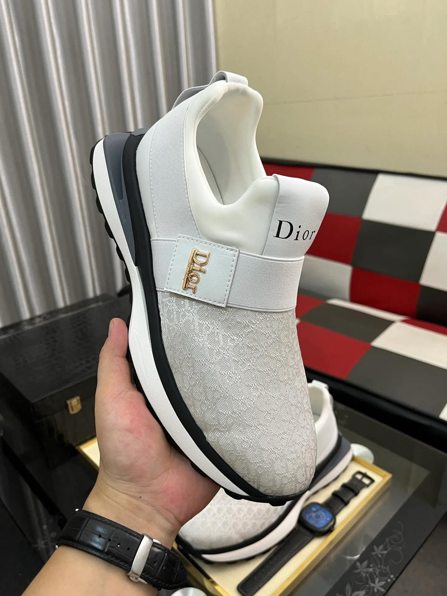 Men's Men's Shoes 💰458⌚️⌚️Dior [Dior] men's casual and trendy shoes are on the market! Strong British fashion style, the upper is made of nubuck leather with printed fabrics, comfortable pigskin lining, and original molded outsole. Designed by European and American masters, the perfect shape creates high quality, super versatile and very comfortable. High-end without losing taste, fashionable and novel! Code number: 38～442️⃣Colors available